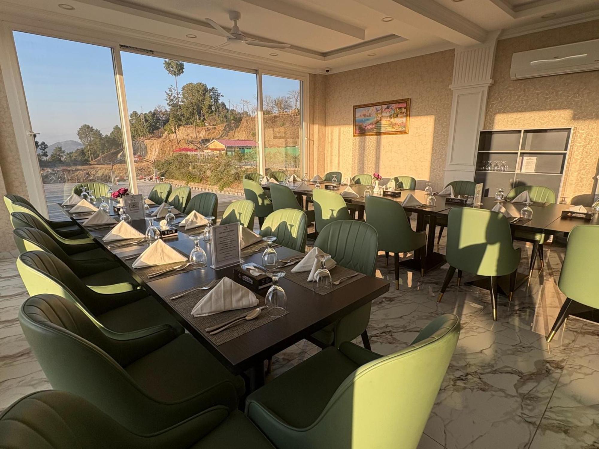 Hidden Hills Hotel & Resort Mansehra Eksteriør bilde