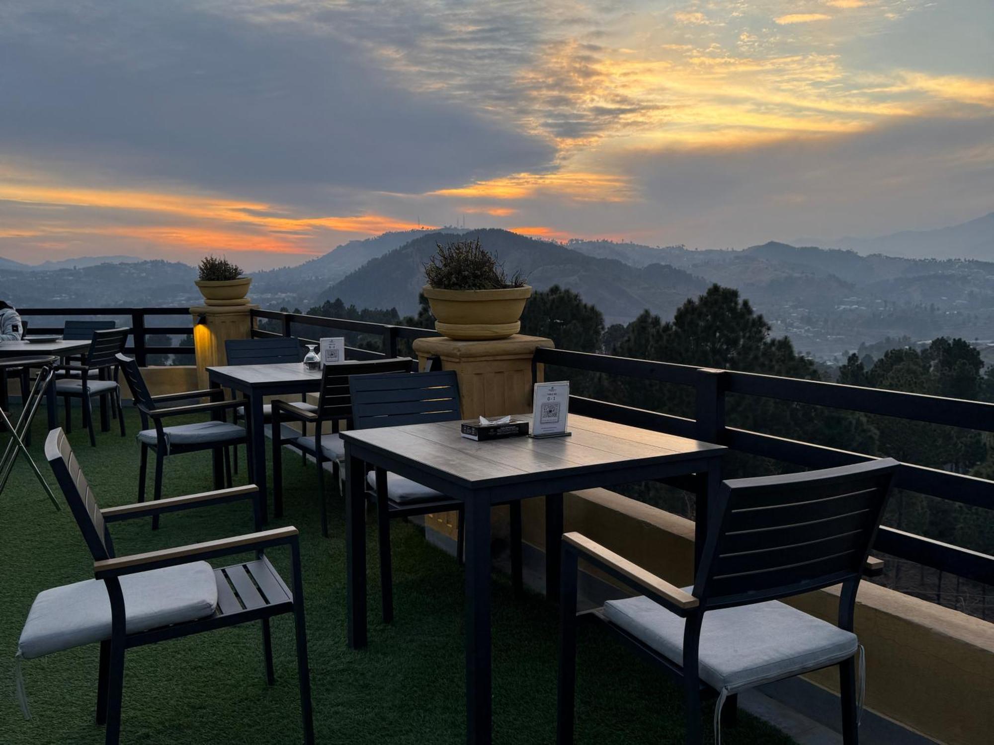 Hidden Hills Hotel & Resort Mansehra Eksteriør bilde